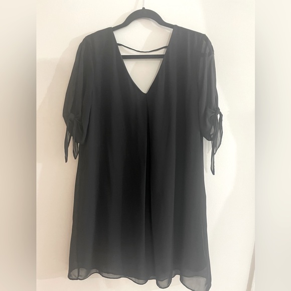 Soprano Women’s Black Dress - Picture 1 of 4